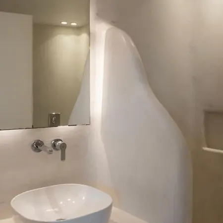 Vibes 1 * Ornos (Mykonos)